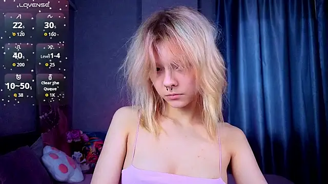 PerryKitty online show from May 23, 3:33 pm