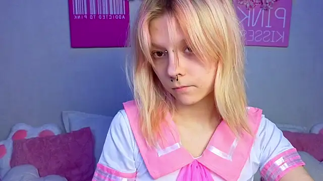 PerryKitty online show from May 8, 4:33 pm