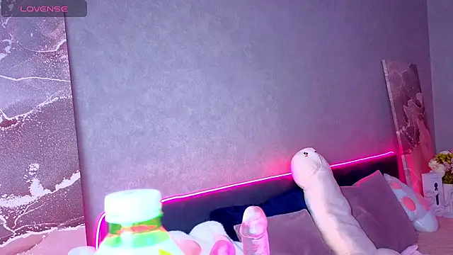 PerryKitty online show from April 14, 6:46 pm