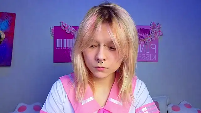 PerryKitty online show from May 14, 2:47 pm