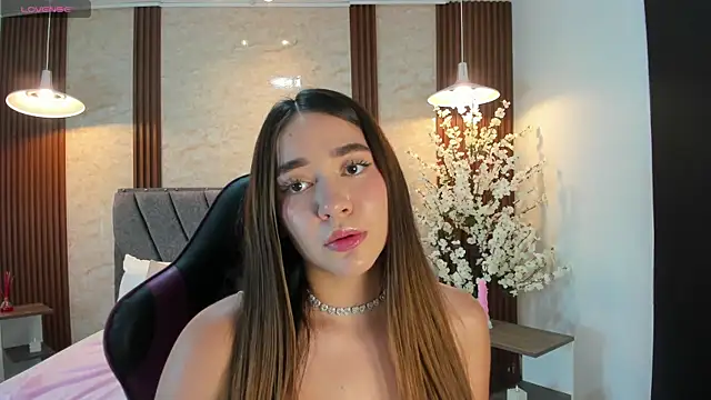 Snapshot of Anissa_m_ chatting on April 9, 6:36 pm Anissa m online show from April 9, 6:36 pm