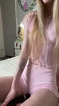 AvaTayloor online show from April 4, 8:21 am