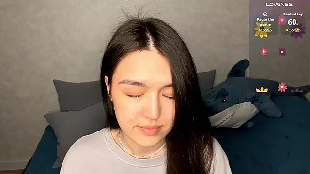 lilysolar online show from April 5, 3:40 pm