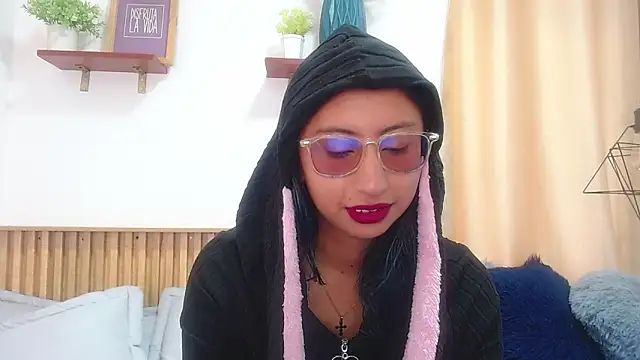 Violet 2003 online show from May 30, 2:34 pm