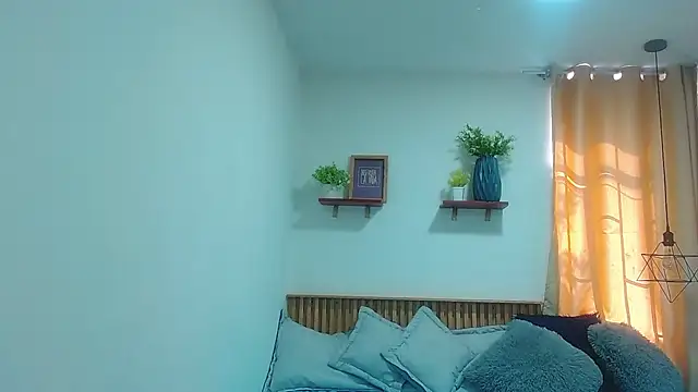 Violet 2003 online show from May 7, 1:47 pm