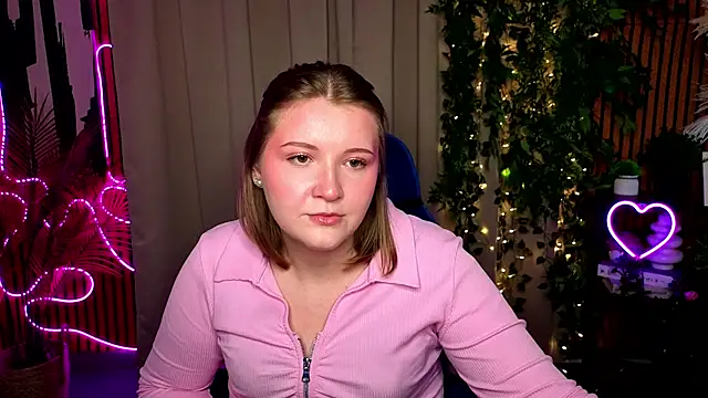 Snapshot of PettyRogers chatting on April 7, 1:46 pm PettyRogers online show from April 7, 1:46 pm