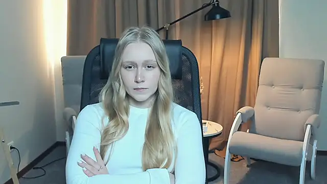 VestaBowmer online show from March 27, 11:11 am