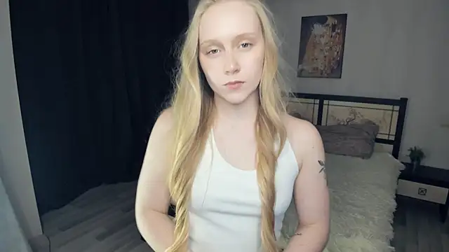 VestaBowmer online show from April 3, 7:53 pm