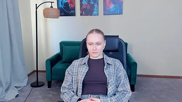 VestaBowmer online show from March 28, 10:05 am