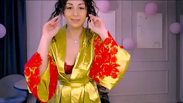 curly jade  online show from April 13, 4:11 pm