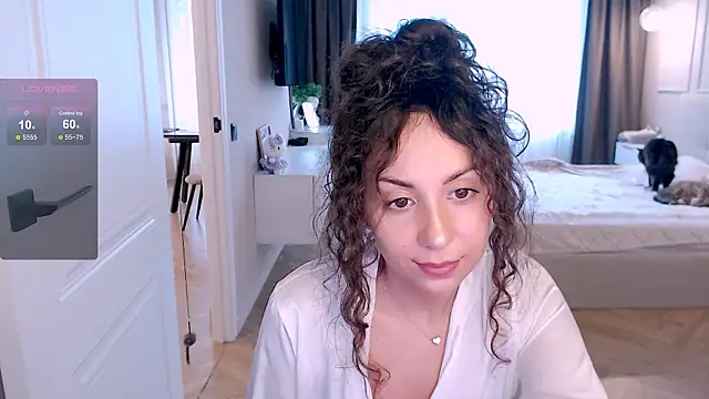 Snapshot of curly_jade_ chatting on June 24, 4:05 pm curly jade online show from June 24, 4:05 pm