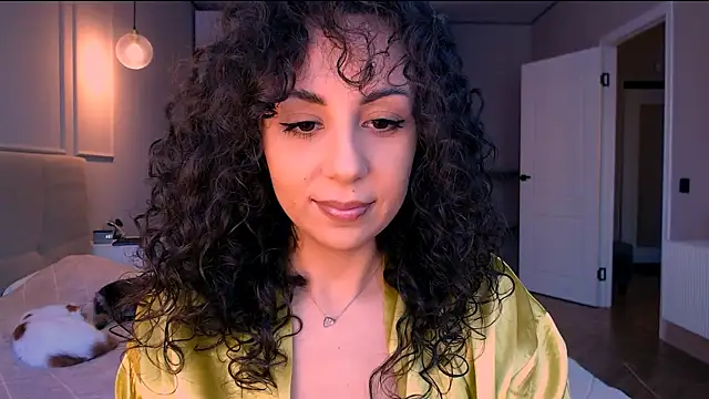 curly jade  online show from April 17, 4:32 pm