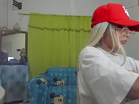 skinny tyffany online show from May 27, 5:04 am