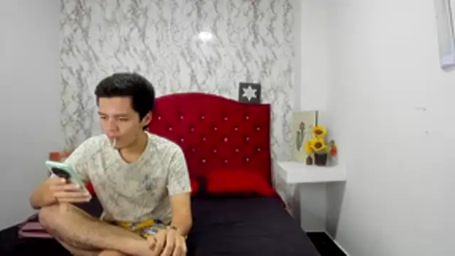 Alejandra and James  online show from April 28, 12:53 am