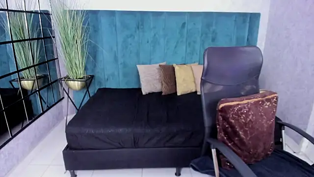 Antoniajblair online show from April 18, 11:56 am