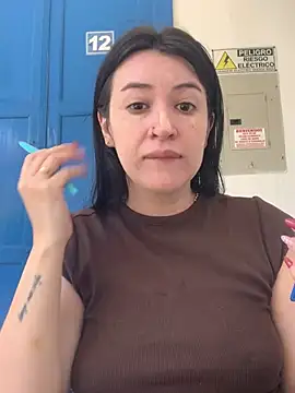 Snapshot of AvaVictori chatting on May 1, 4:34 pm AvaVictori online show from May 1, 4:34 pm