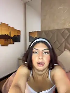 Cinthia Cortes online show from March 27, 8:10 pm