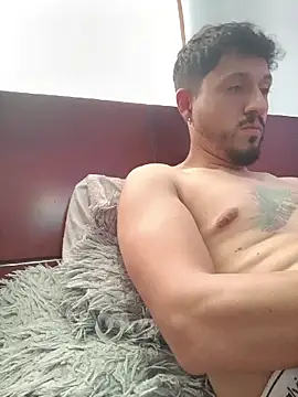 Bruce Wayne188 online show from May 11, 1:01 pm
