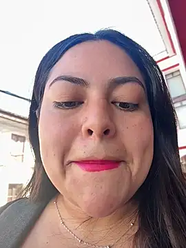 Snapshot of velen_09 chatting on July 14, 1:06 pm velen 09 online show from July 14, 1:06 pm