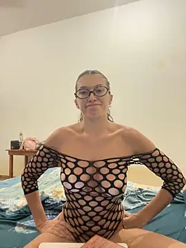 kimberlysnow11 online show from May 21, 4:43 am