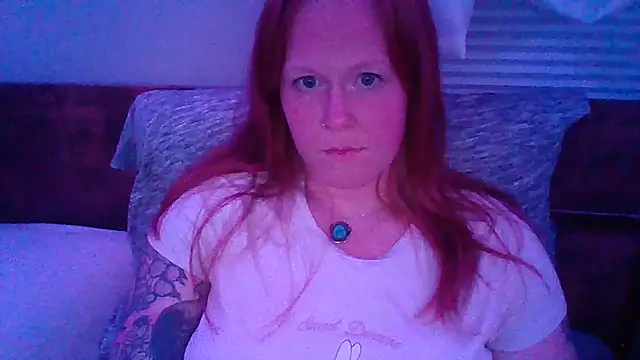 RedVelvetVixen online show from April 14, 2:05 am