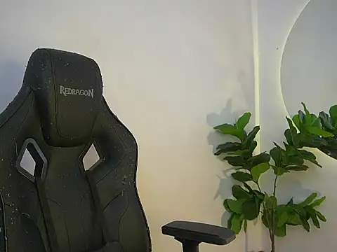 Thin tommy01 online show from April 13, 8:35 pm