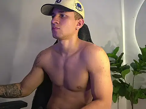 Thin tommy01 online show from May 2, 12:49 am