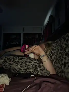 sweetkacibaby online show from April 18, 10:32 pm