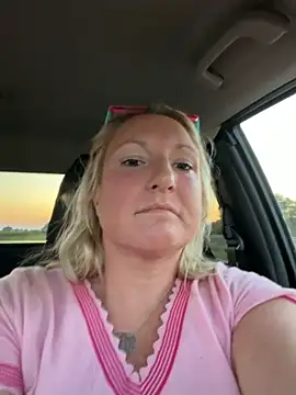 Snapshot of sweetkacibaby chatting on July 8, 1:52 am sweetkacibaby online show from July 8, 1:52 am