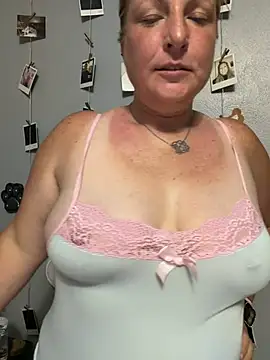 Snapshot of sweetkacibaby chatting on July 10, 12:43 am sweetkacibaby online show from July 10, 12:43 am