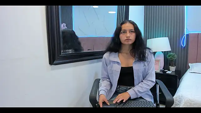 CharloteeTaylor online show from May 17, 7:14 pm