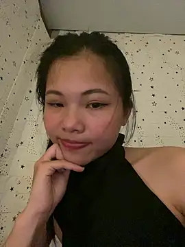 Snapshot of Mi-Lani chatting on April 9, 2:12 pm Mi-Lani online show from April 9, 2:12 pm
