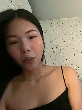Snapshot of Mi-Lani chatting on April 8, 2:35 am Mi-Lani online show from April 8, 2:35 am