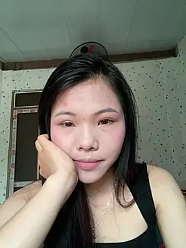 Snapshot of Mi-Lani chatting on March 27, 1:47 am Mi-Lani online show from March 27, 1:47 am