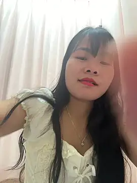 Naked-xx online show from May 17, 3:06 am