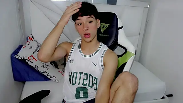 Snapshot of Angelito_66 chatting on March 28, 12:17 pm Angelito 66 online show from March 28, 12:17 pm