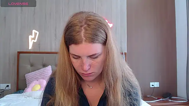 Snapshot of Carammelstorm chatting on April 30, 1:23 am Carammelstorm online show from April 30, 1:23 am