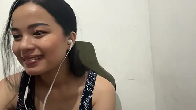 Snapshot of ChristenaShogren chatting on April 15, 2:32 pm ChristenaShogren online show from April 15, 2:32 pm