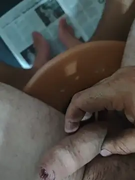 elsabandija696 online show from April 15, 6:56 pm