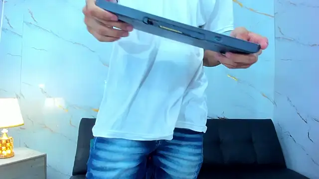 Snapshot of Black_khom chatting on March 27, 5:16 am Black khom online show from March 27, 5:16 am