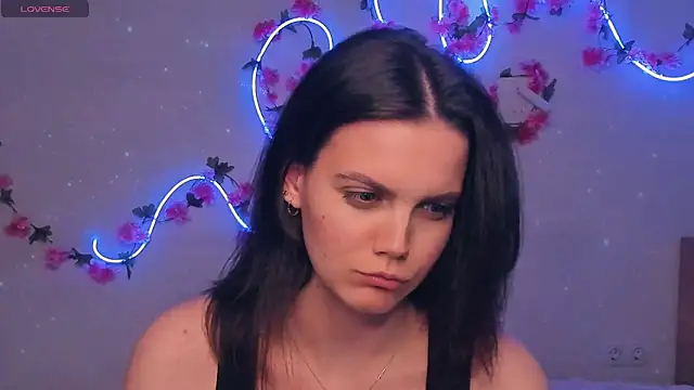 JuliannPaysour online show from May 15, 7:39 am