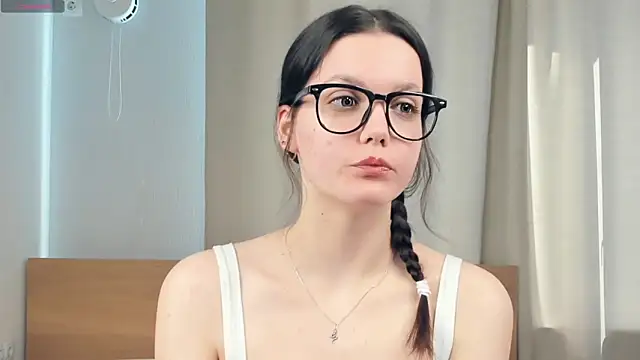 JuliannPaysour online show from April 2, 7:37 am