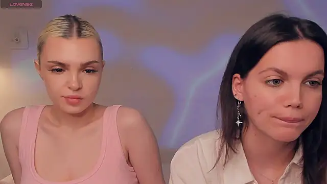 JuliannPaysour online show from May 8, 7:23 am