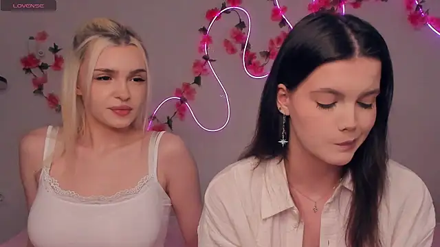 JuliannPaysour online show from May 9, 7:12 am