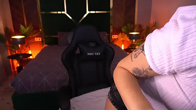 FlirtyMusa online show from April 4, 12:34 pm