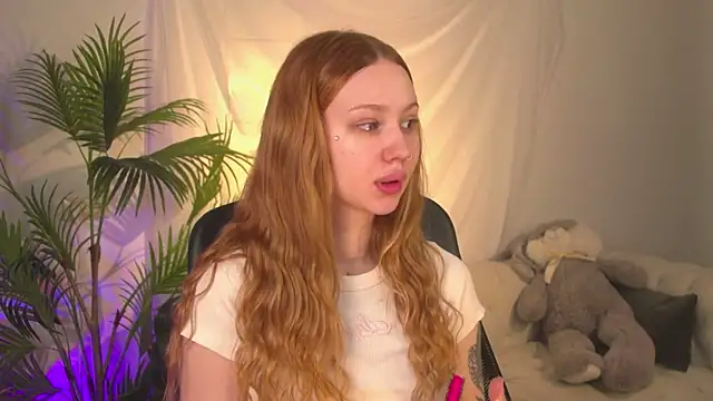 zoeforrd online show from May 4, 5:11 am