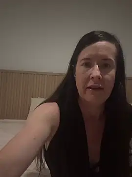 Snapshot of lounostrings chatting on May 2, 2:22 pm lounostrings online show from May 2, 2:22 pm