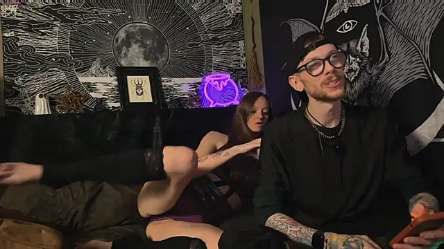 webzandkordz online show from June 26, 4:18 am