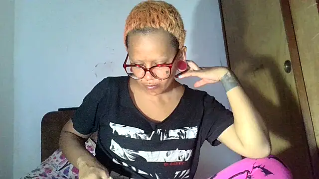 xblackstarX1 online show from June 21, 10:48 pm