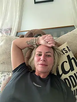 Milliethestylist online show from April 28, 12:42 pm